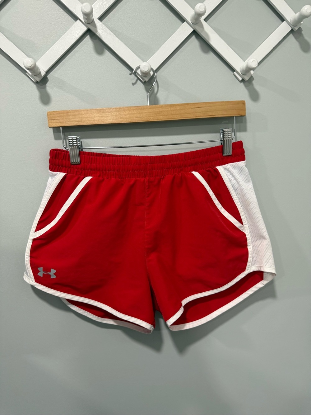 Womens under armour shorts size small